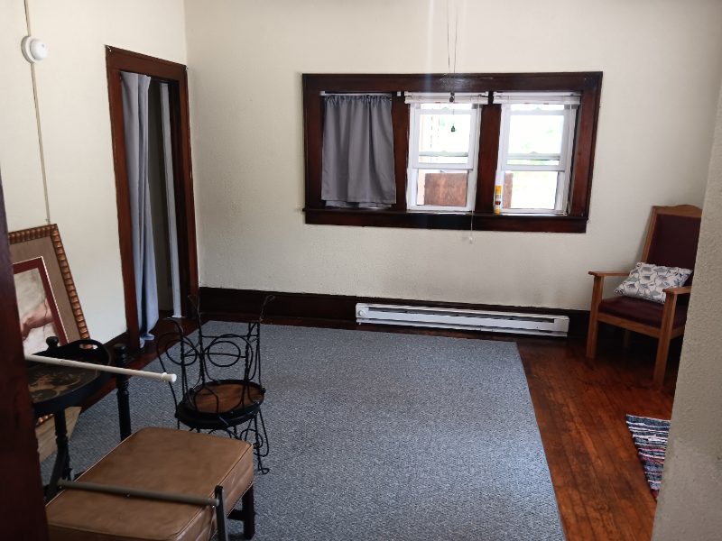 1131 Windsor Ave #4 - Photo 2 of 15