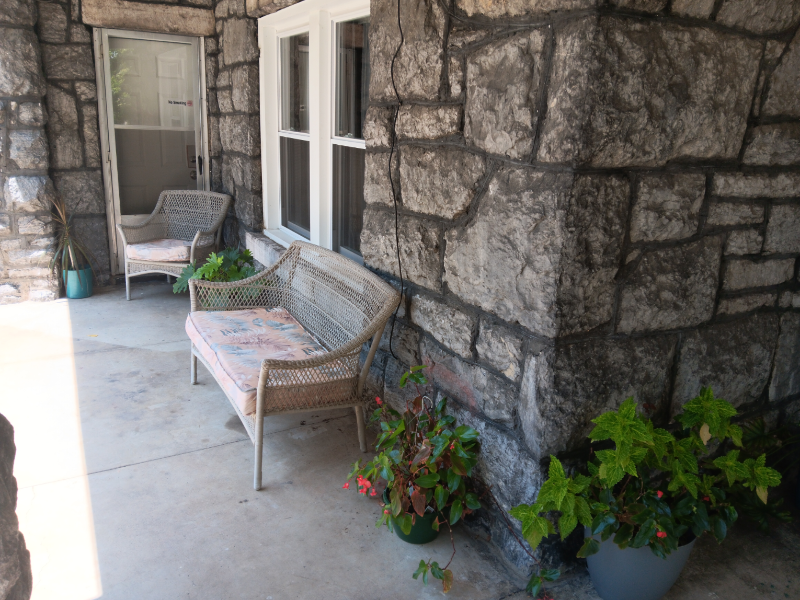 1131 Windsor Ave #4 - Photo 3 of 15