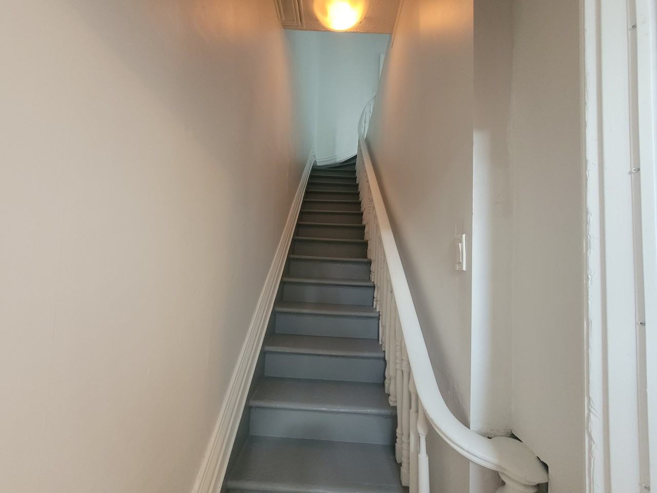 286 John Street North #2 - Photo 3 of 15