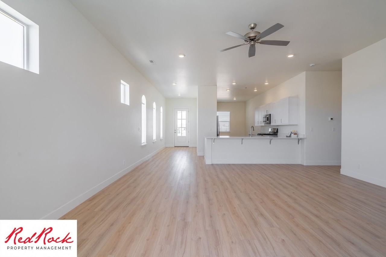 481 W Avery Ln - Photo 5 of 50