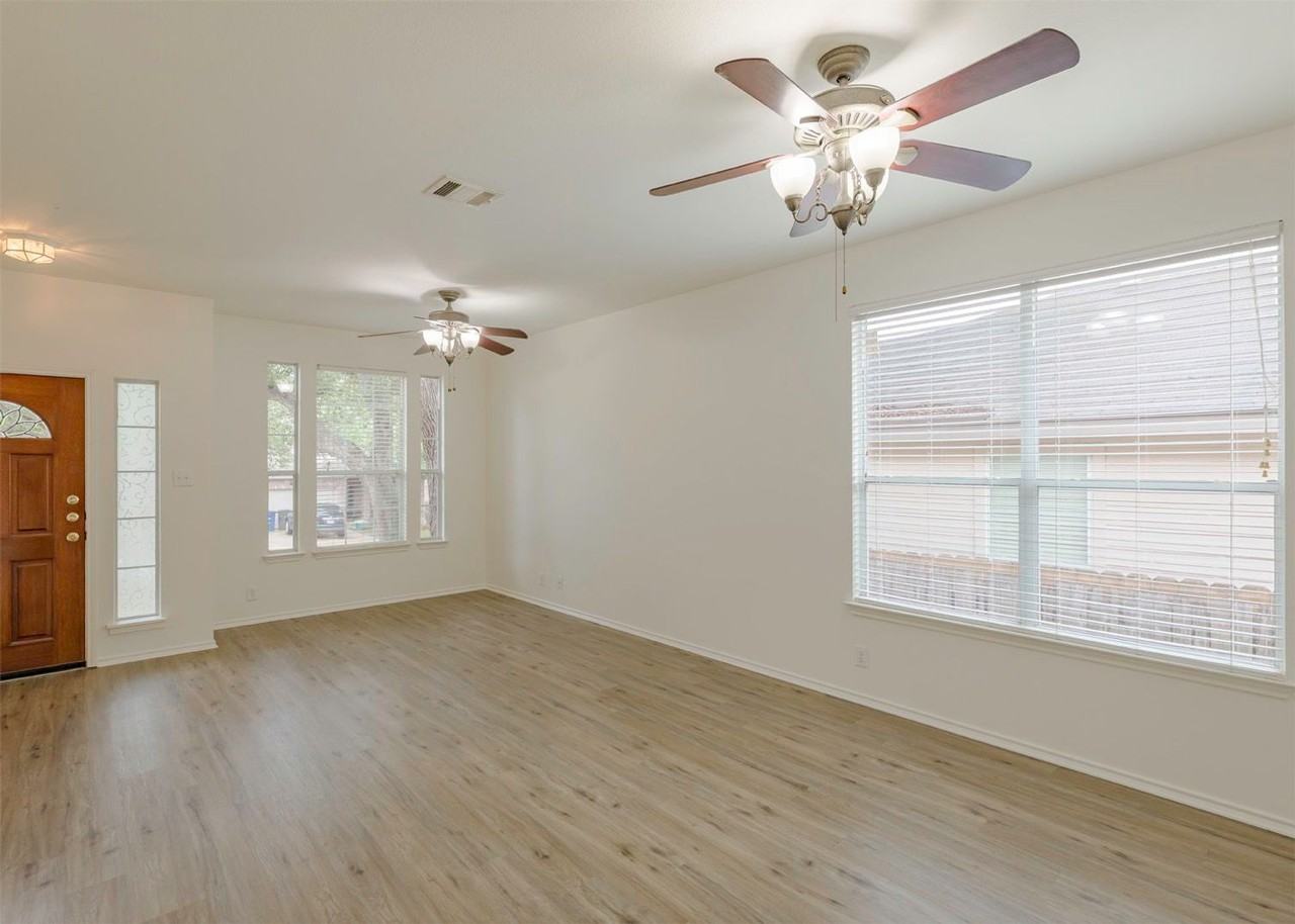 15907 Drexel Run - Photo 2 of 20
