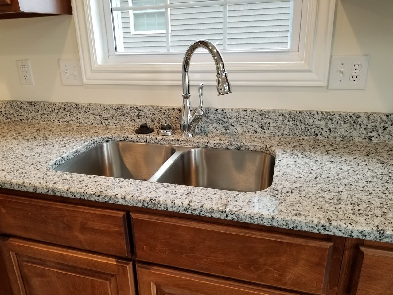 2270 S Samuel Ln - Photo 3 of 29