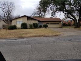 featured image of 1217 Briarwood Dr