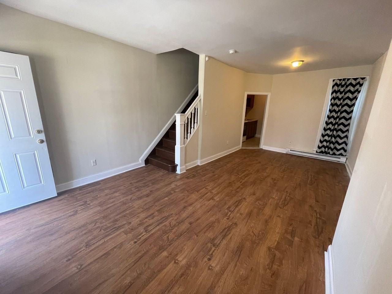 162 N Robinson St - Photo 2 of 12