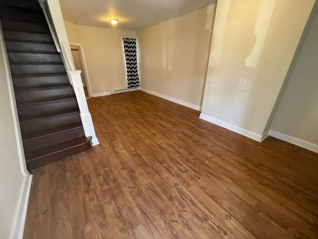 162 N Robinson St - Photo 3 of 12