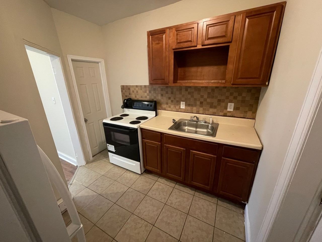 162 N Robinson St - Photo 5 of 12