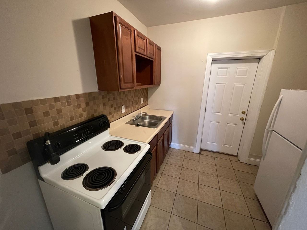 162 N Robinson St - Photo 6 of 12