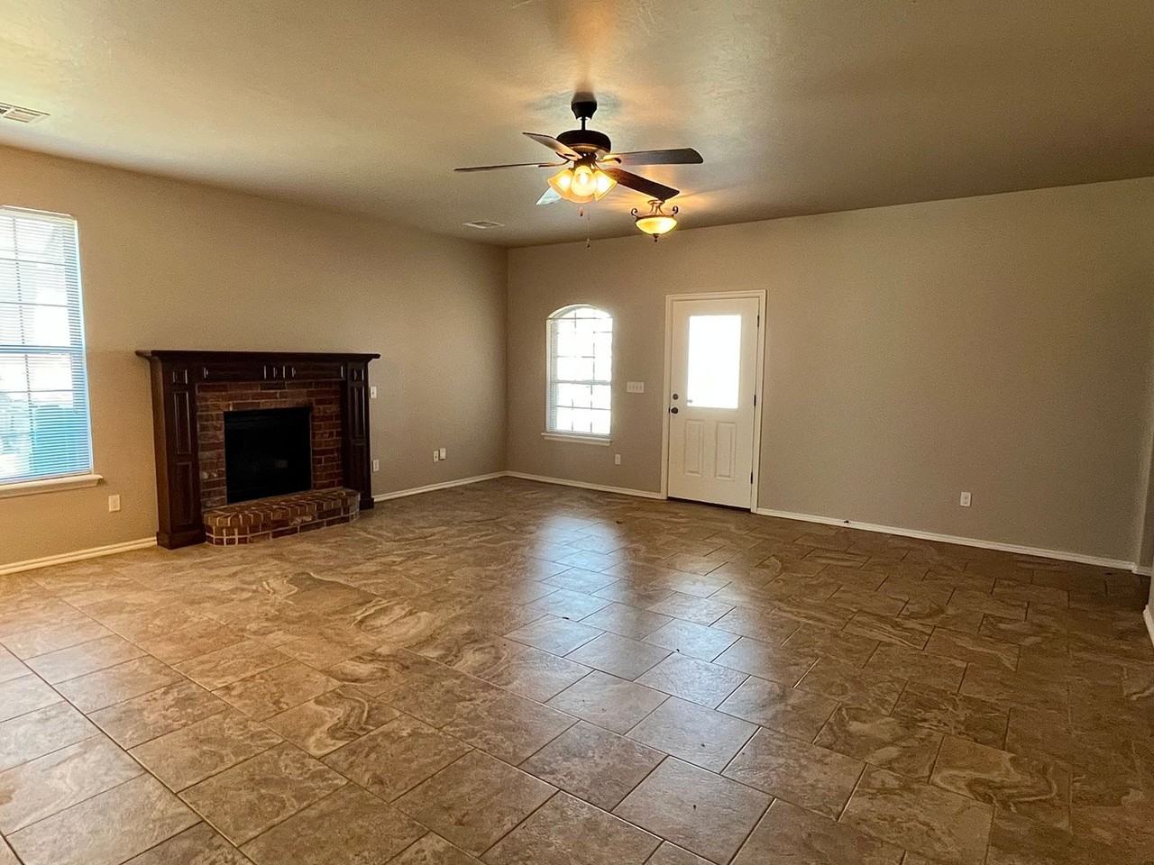 11406 Nw 121st Pl - Photo 3 of 21
