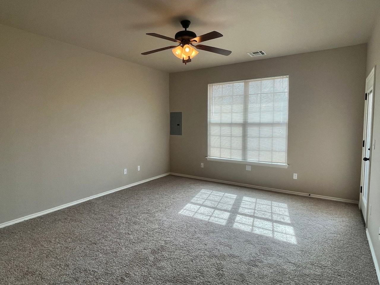 11406 Nw 121st Pl - Photo 7 of 21