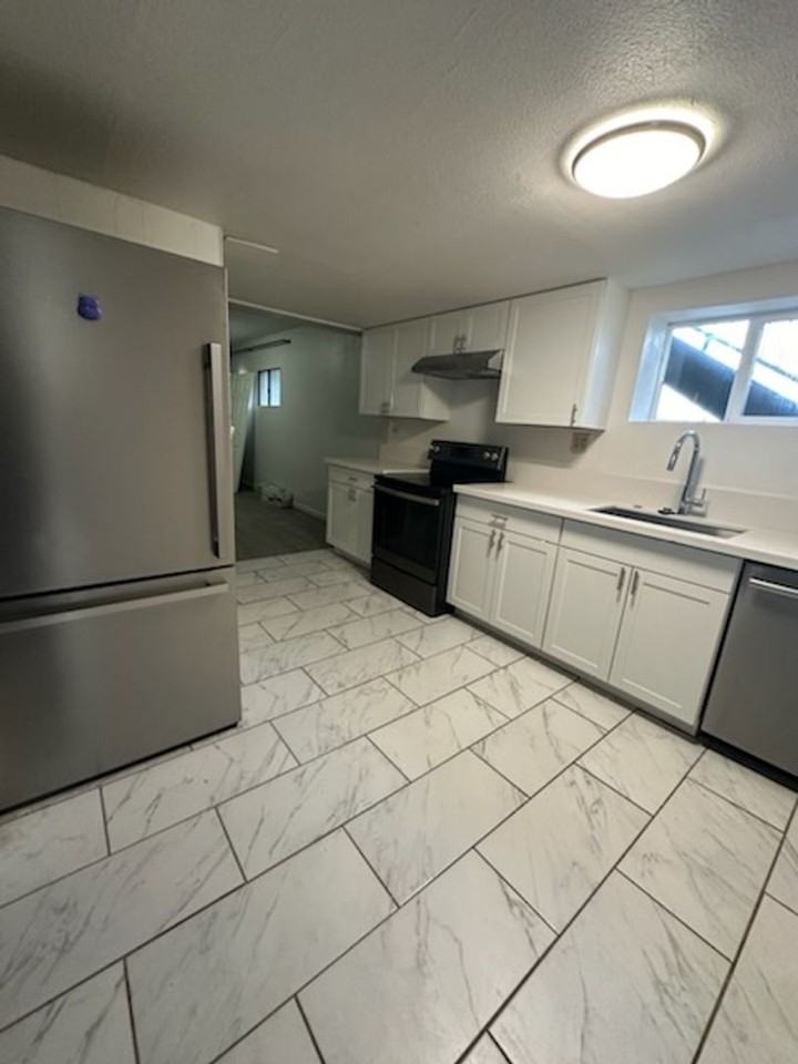 4064 S Broadway - Photo 6 of 12