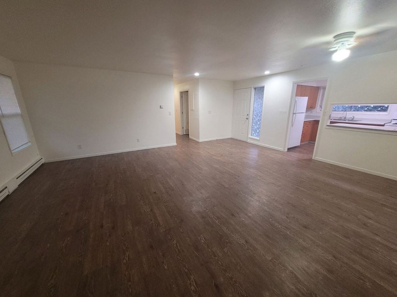 215 Carswell Dr - Photo 3 of 15