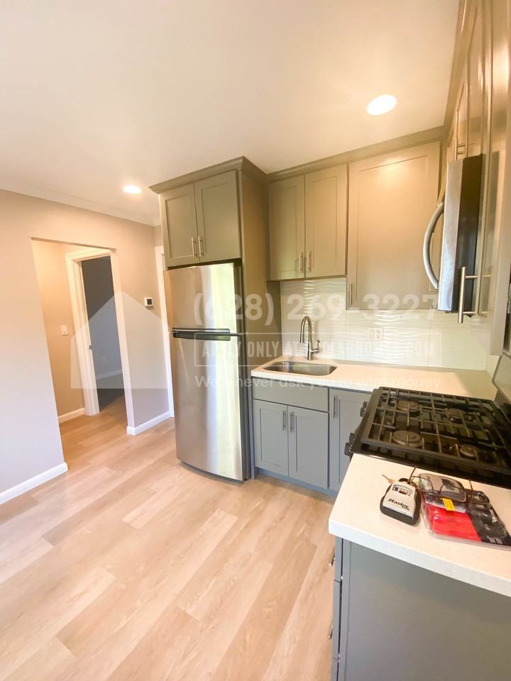 2134 Woolsey St - Photo 2 of 11