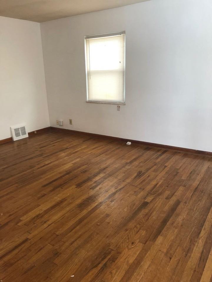 12405 Southern Ave - Photo 4 of 9