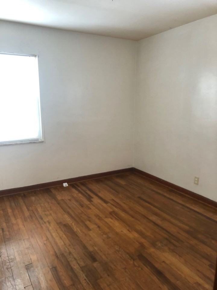 12405 Southern Ave - Photo 6 of 9