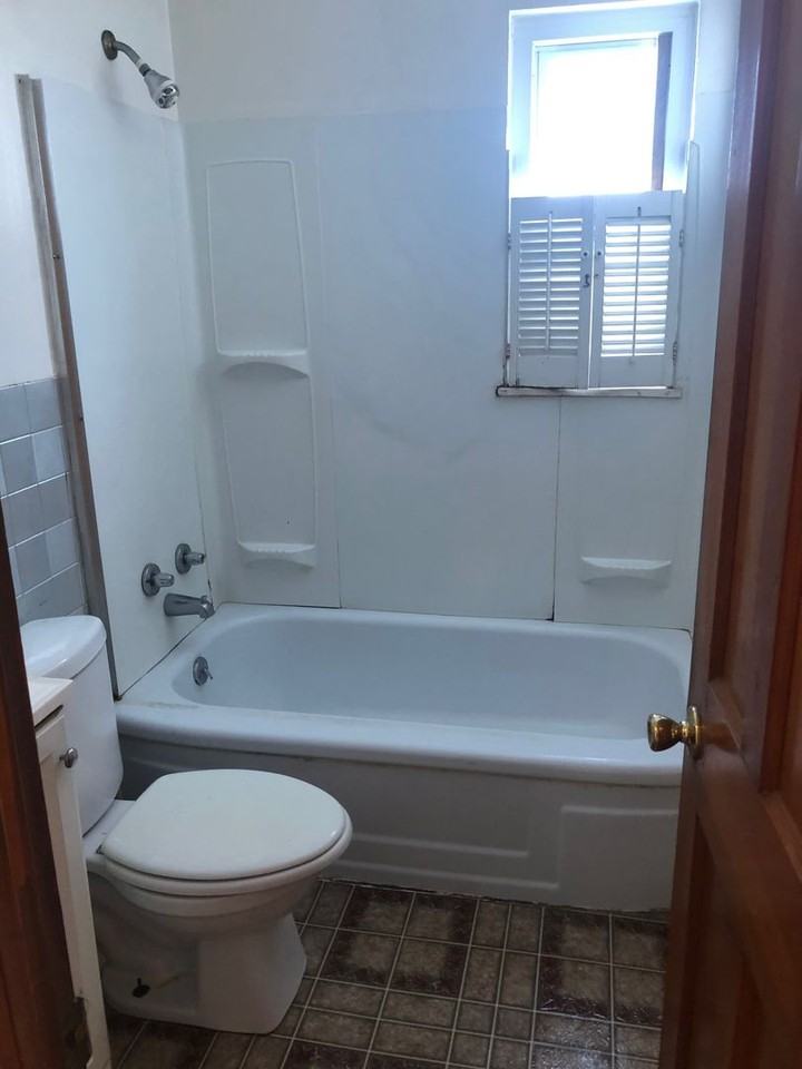 12405 Southern Ave - Photo 7 of 9