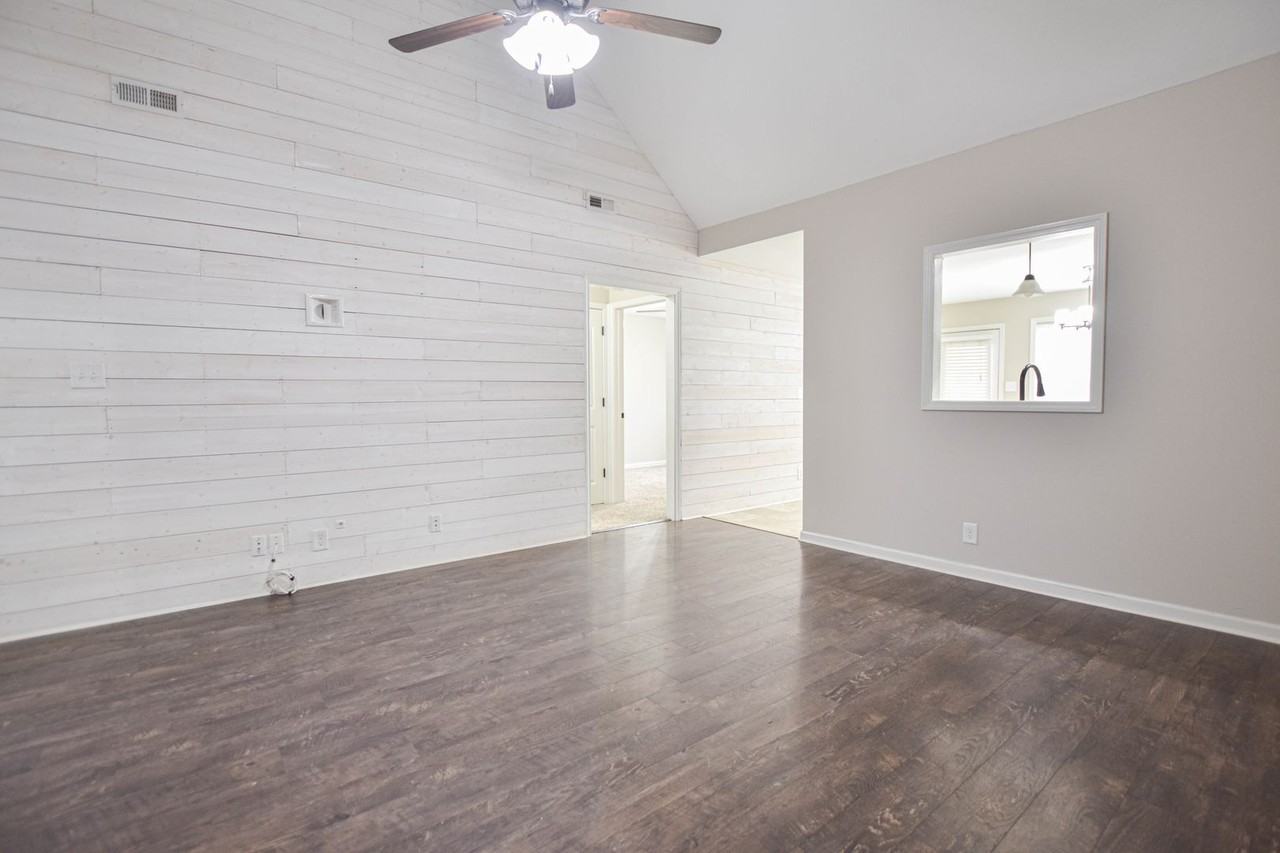 79 Bel Air Blvd - Photo 3 of 15