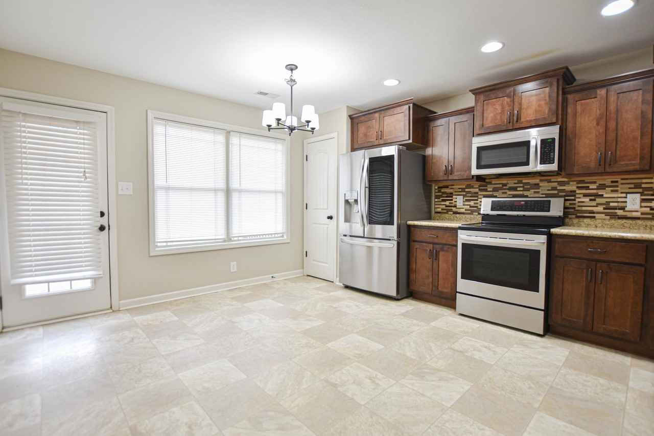 79 Bel Air Blvd - Photo 5 of 15