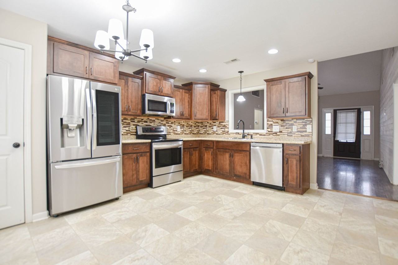 79 Bel Air Blvd - Photo 6 of 15