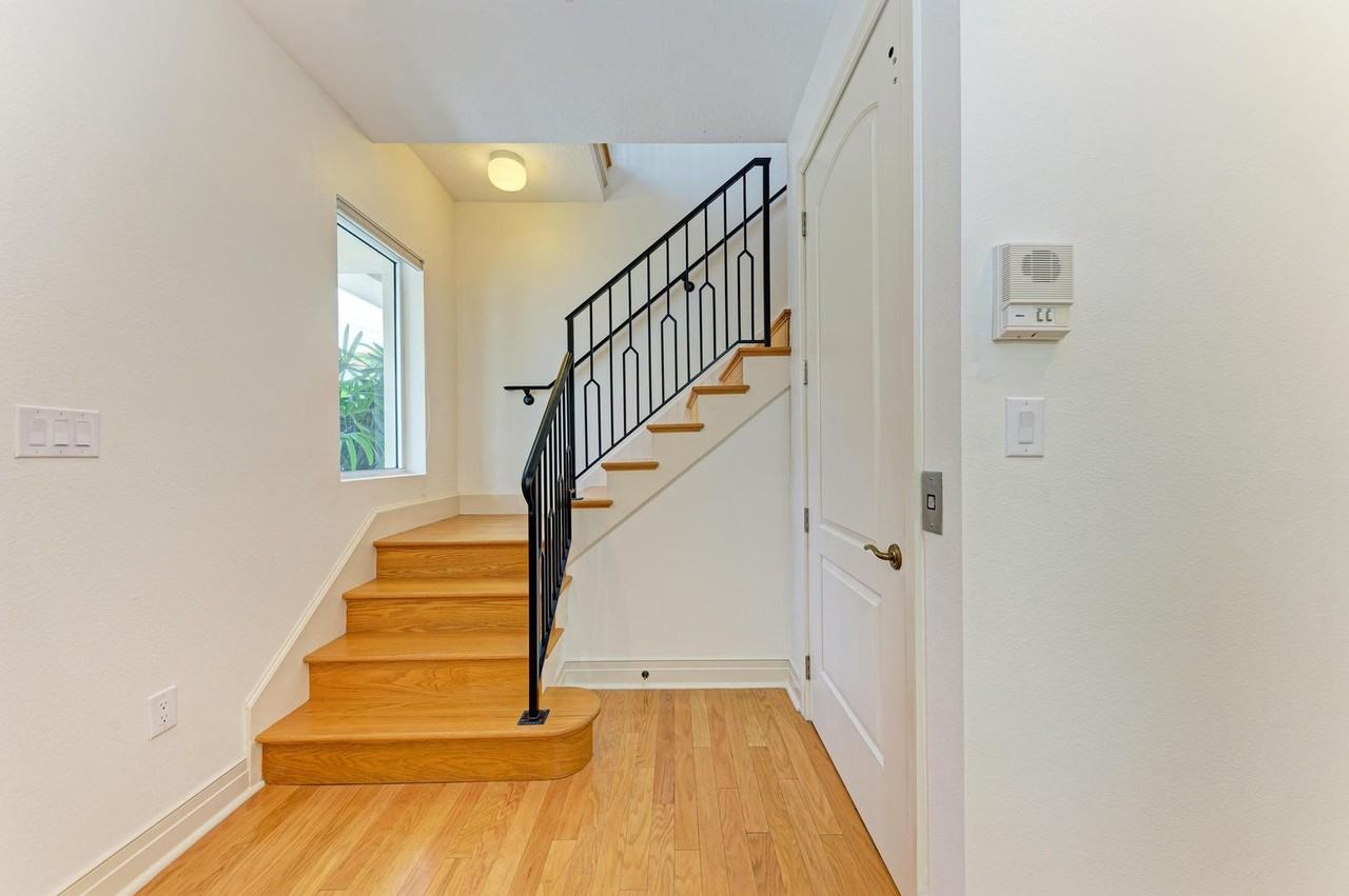 235 Cocoanut Ave #109B - Photo 2 of 21