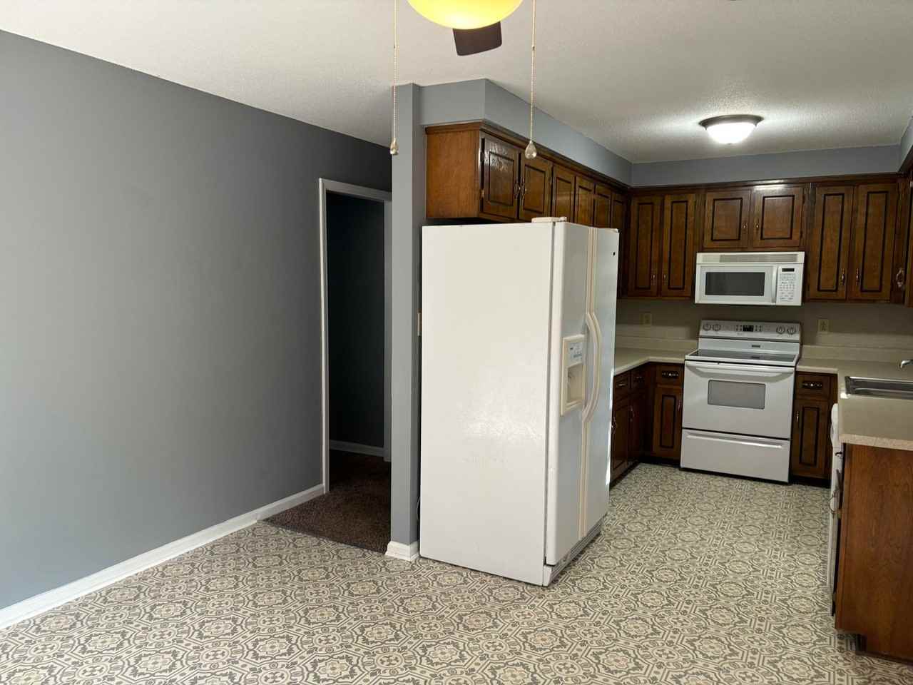 171 W Regent Dr - Photo 7 of 17