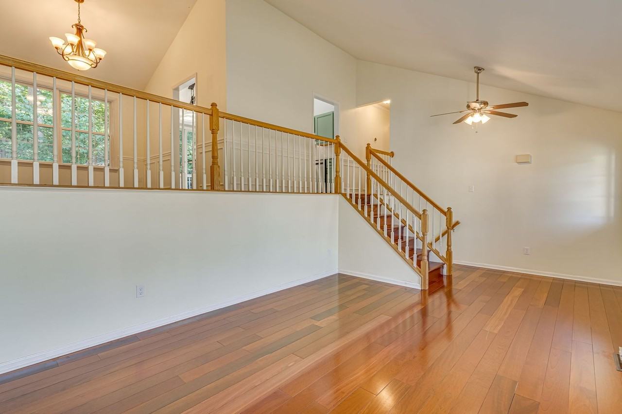 15 Brighton Way - Photo 3 of 40