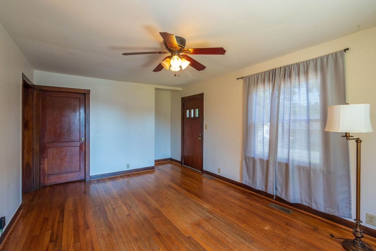 1217 Meadowview Ave - Photo 3 of 16