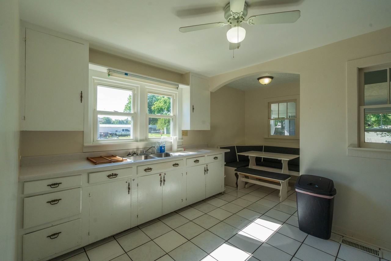 1217 Meadowview Ave - Photo 7 of 16