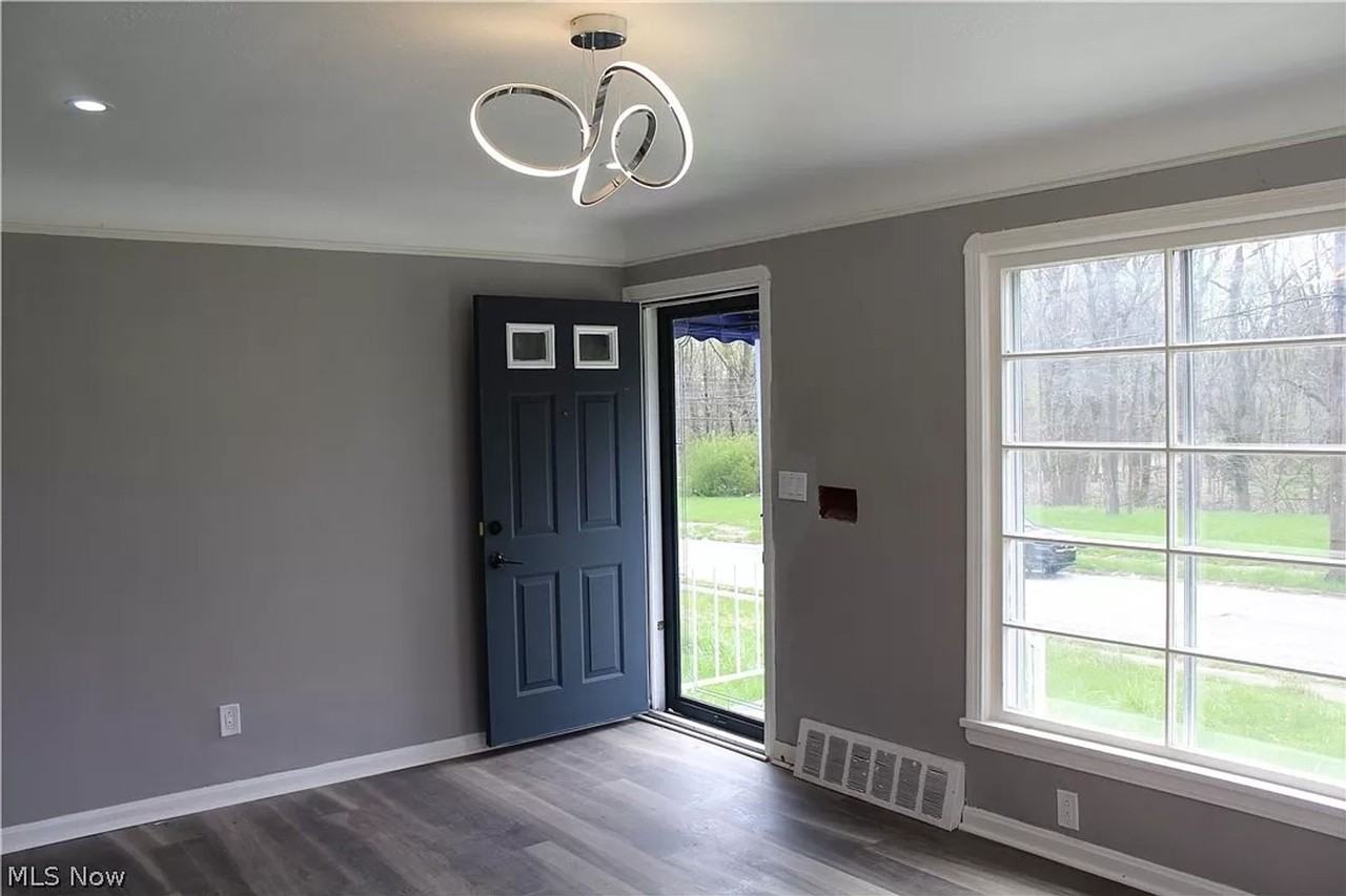 14209 Saybrook Ave - Photo 2 of 13