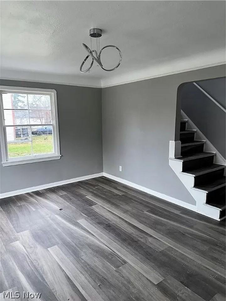 14209 Saybrook Ave - Photo 3 of 13