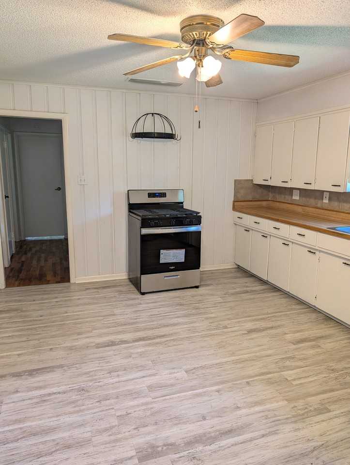 2718 10th Ave #NA - Photo 3 of 15