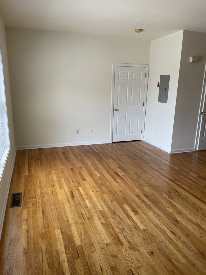 15 Washington St #4 - Photo 4 of 9