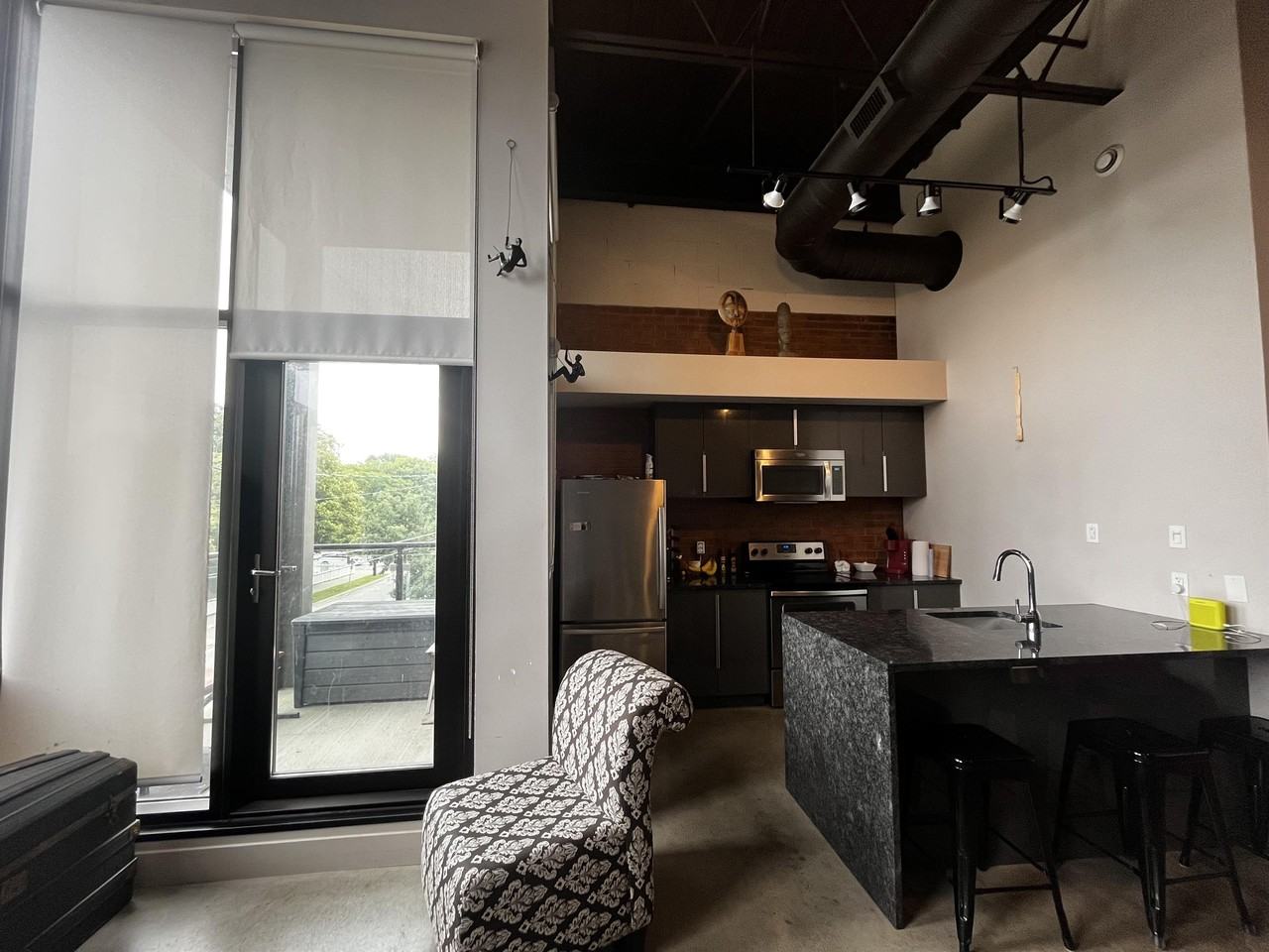 164 Front St S #E - Photo 3 of 14