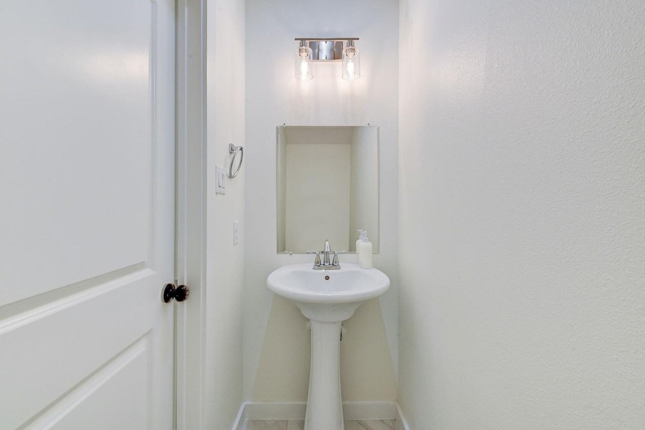 Little St - Photo 2 of 16