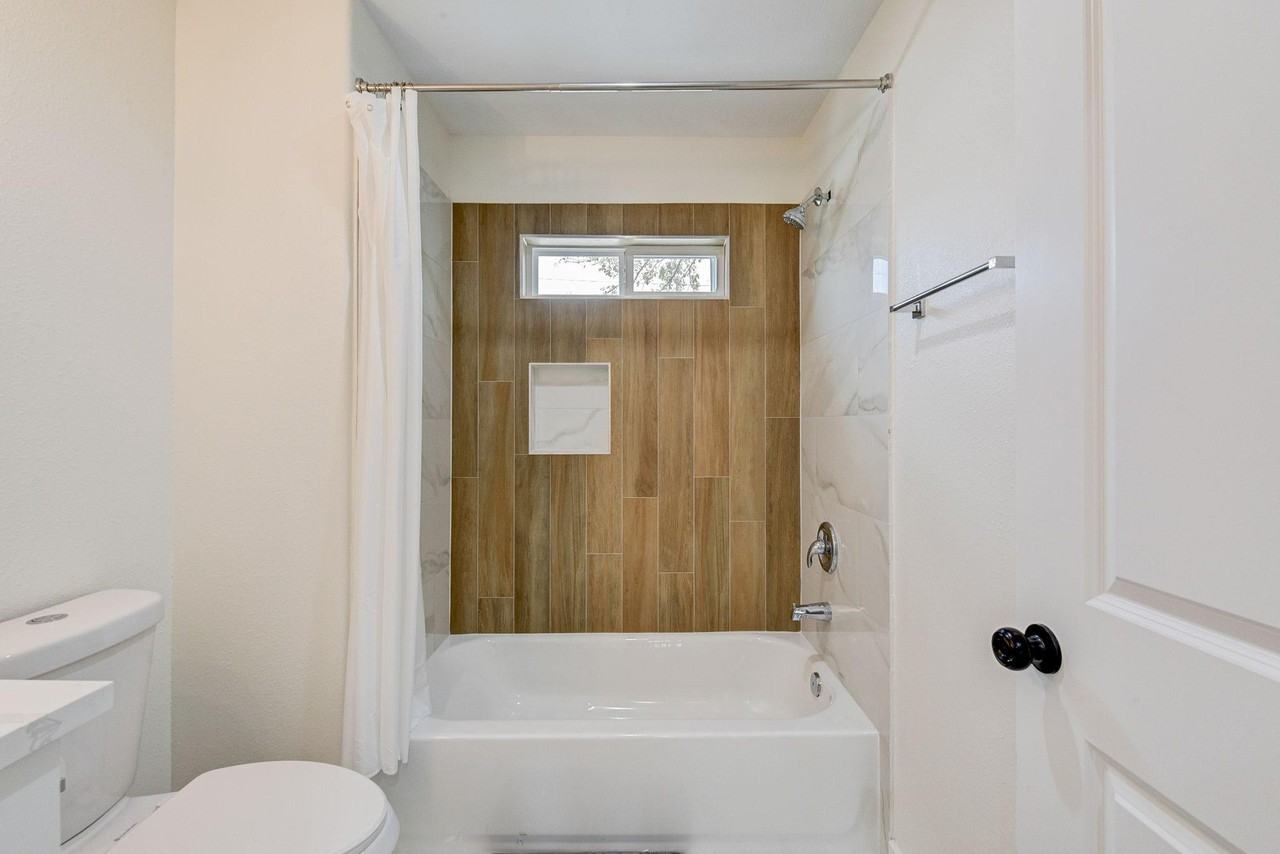 Little St - Photo 5 of 16