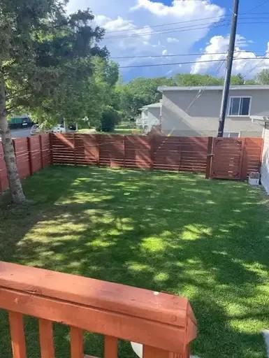 4607 37a Ave Nw - Photo 3 of 13