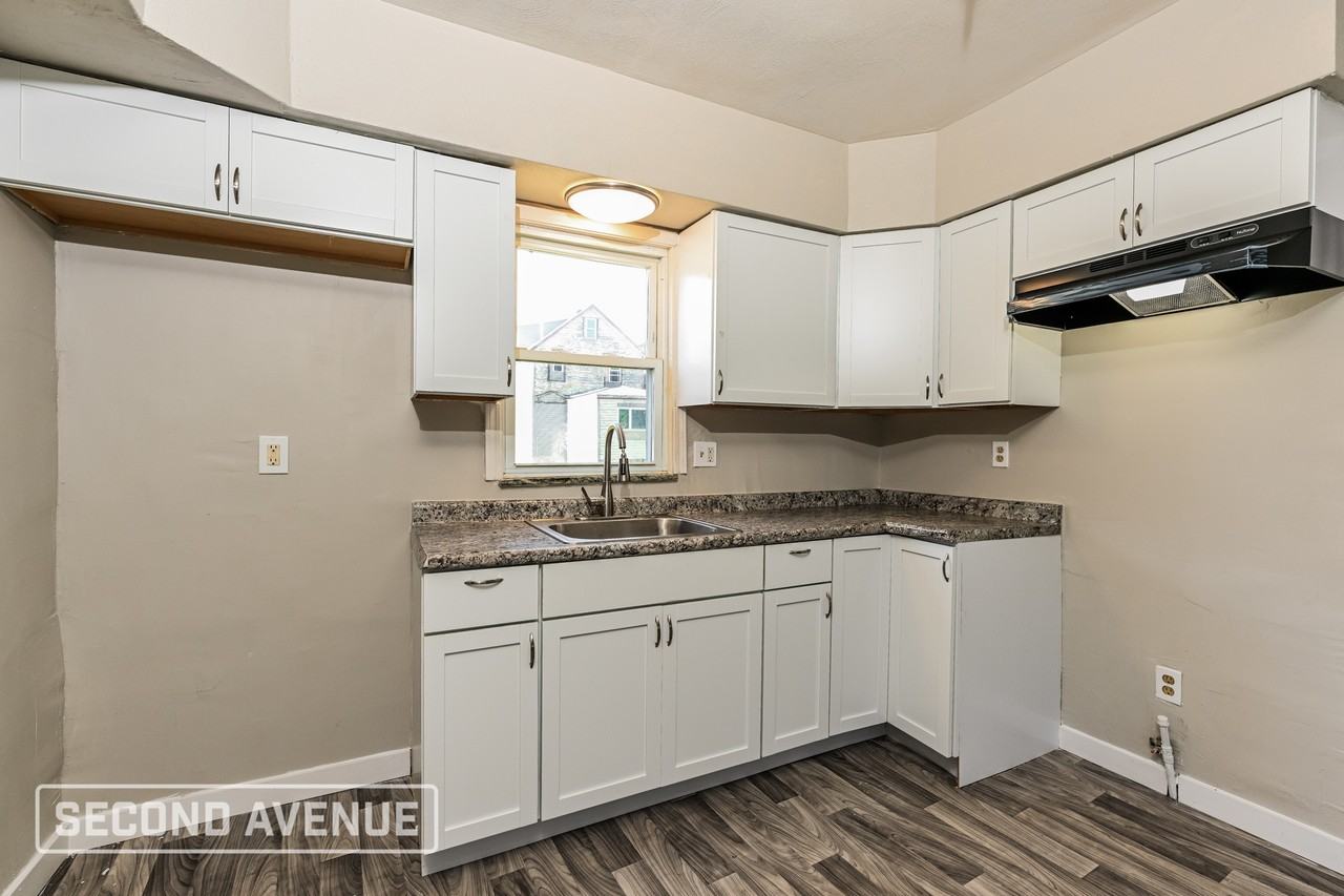 1506 Freemont St - Photo 2 of 23
