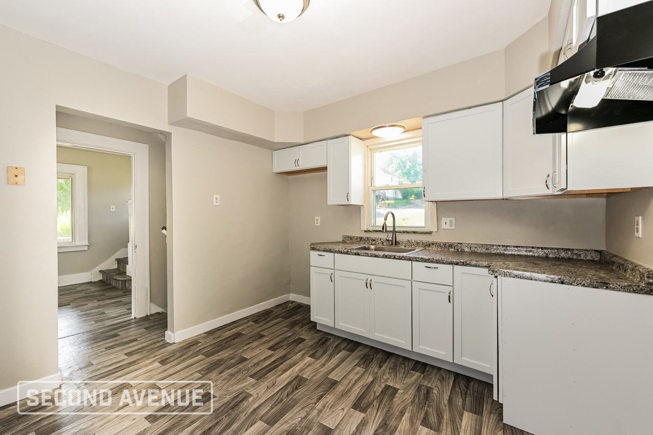 1506 Freemont St - Photo 4 of 23