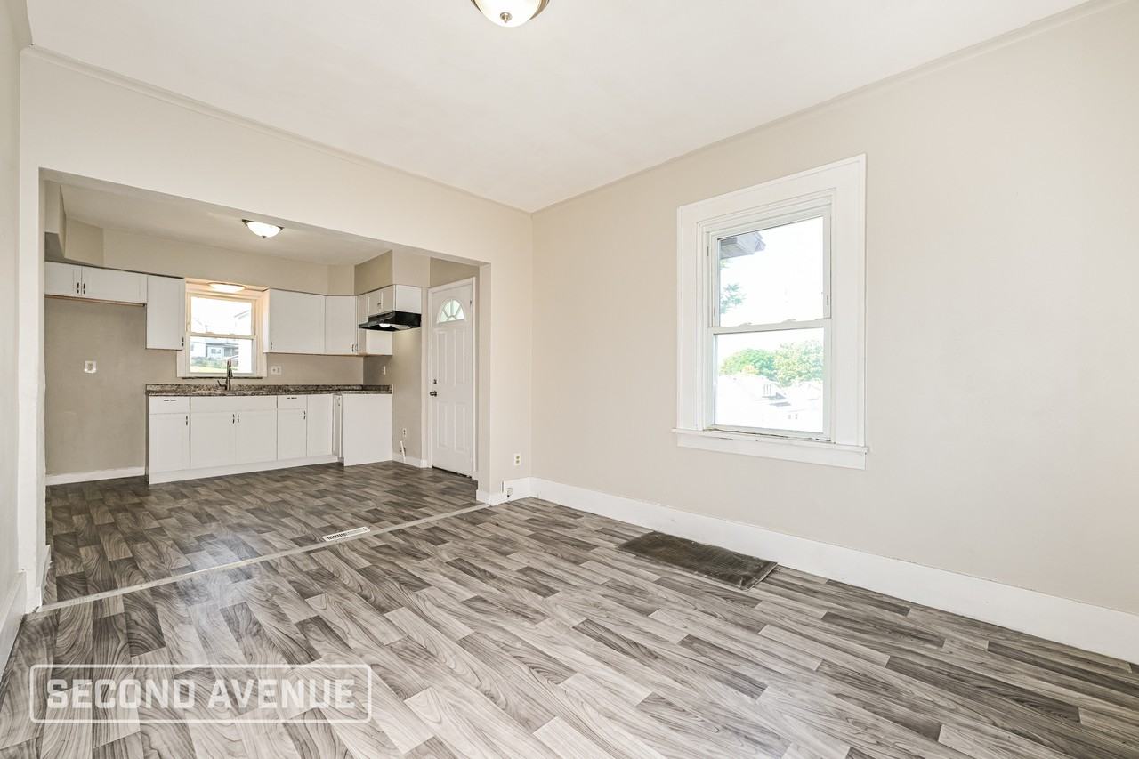 1506 Freemont St - Photo 5 of 23