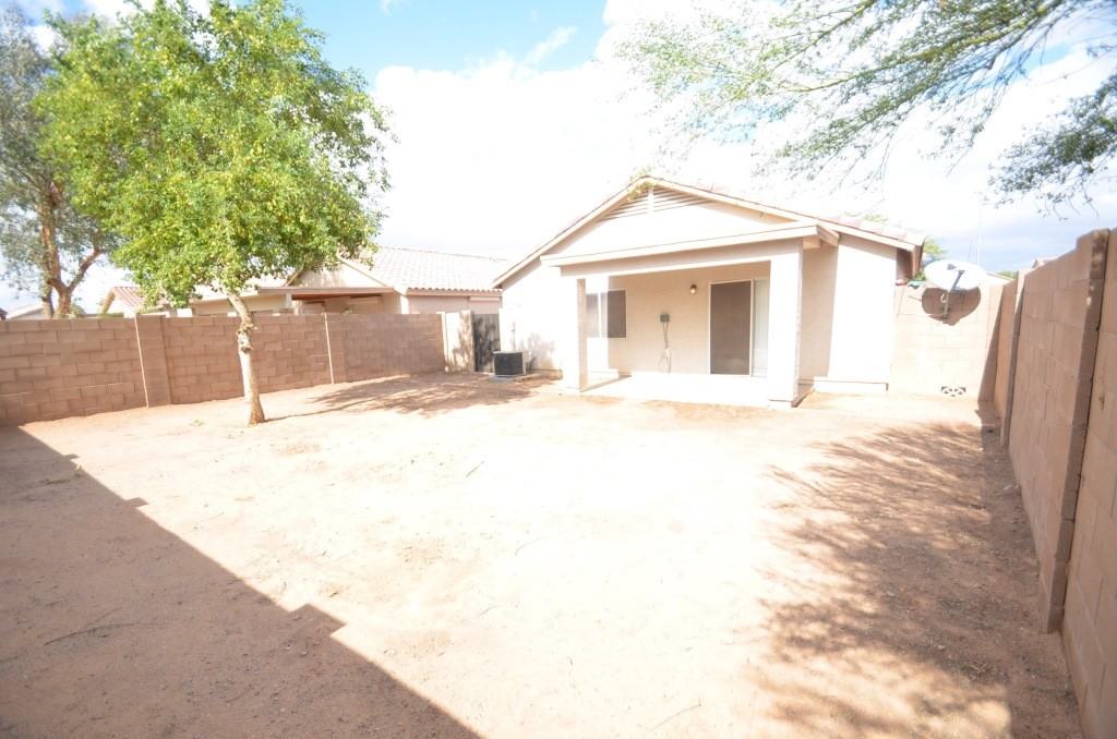 12849 W Paradise Dr - Photo 2 of 14