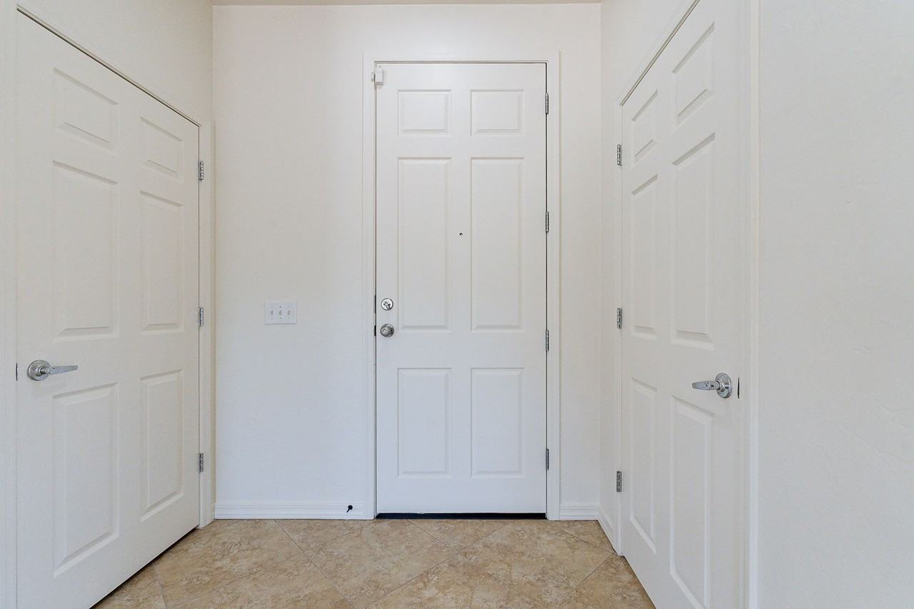 1083 W Calle Vista De Suenos - Photo 5 of 48