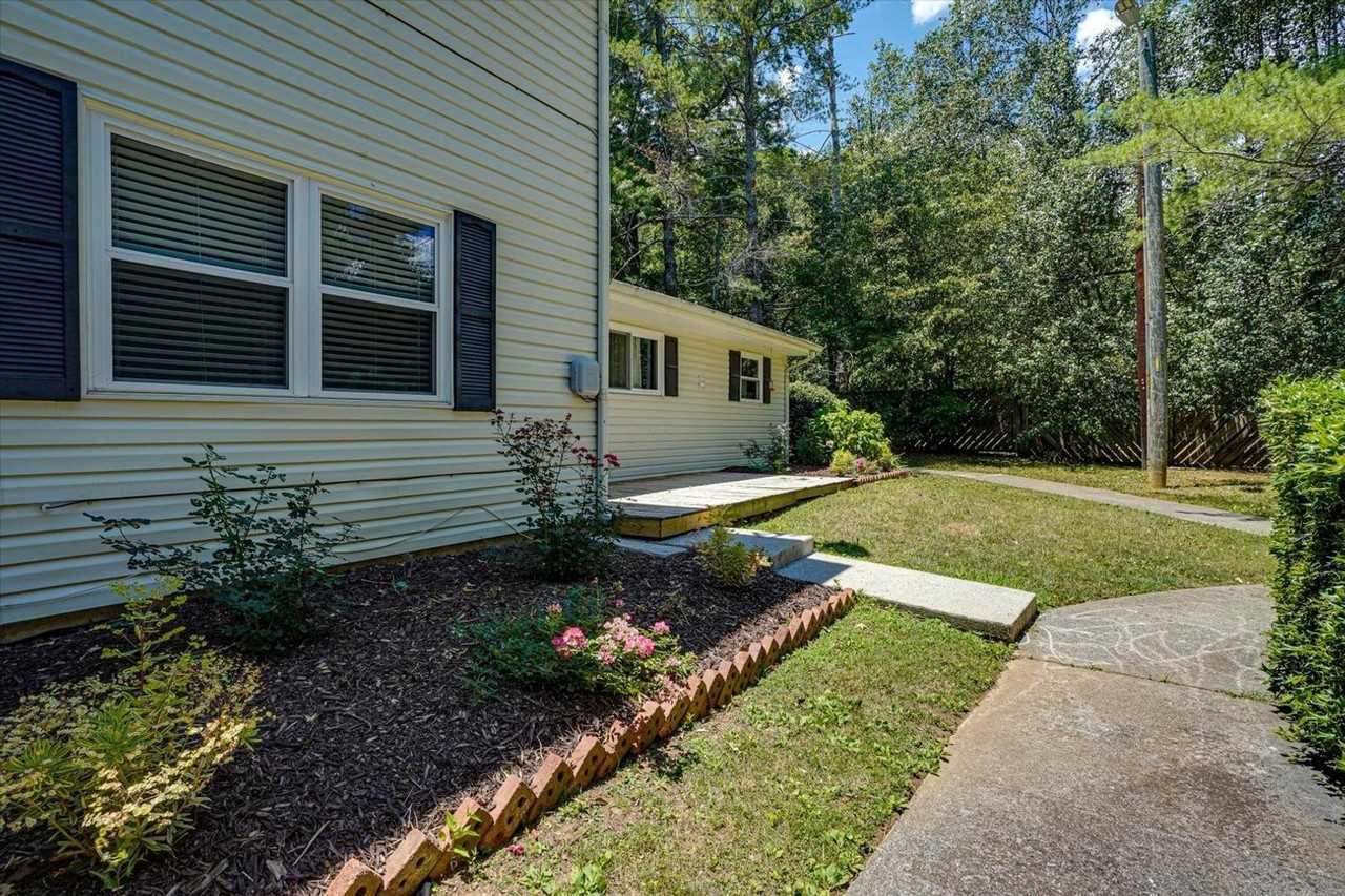 3911 N Quail Ln - Photo 3 of 21