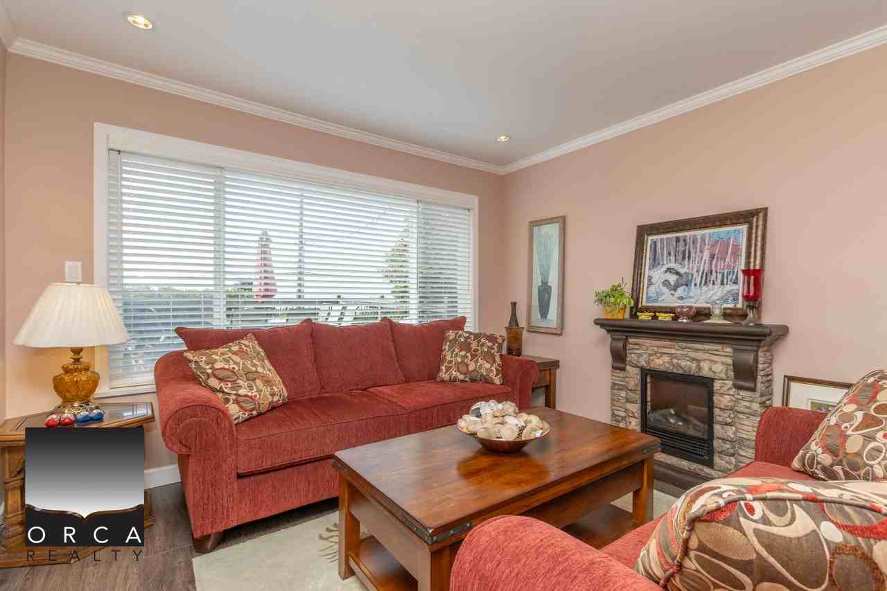 1805 Rosebery Ave - Photo 2 of 50