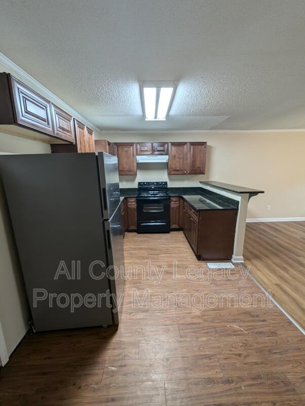 4673 Lois Dr - Photo 3 of 11