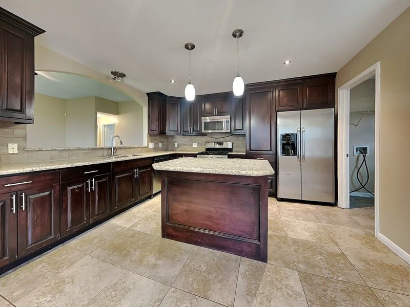 17223 Atascocita Bend Dr - Photo 4 of 16