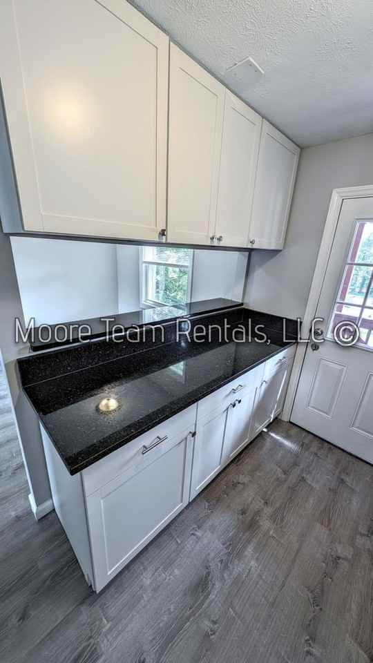 6th Ave W 408 - Photo 5 of 20