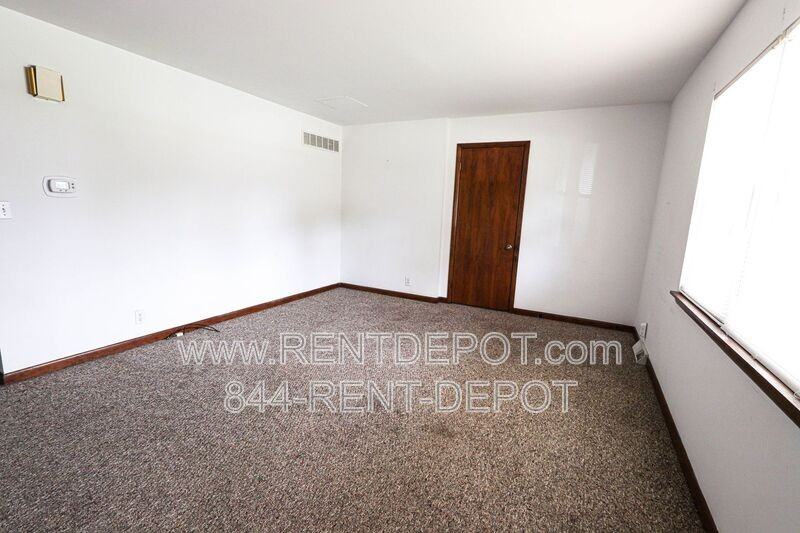 306 Bob Court Dr - Photo 2 of 10