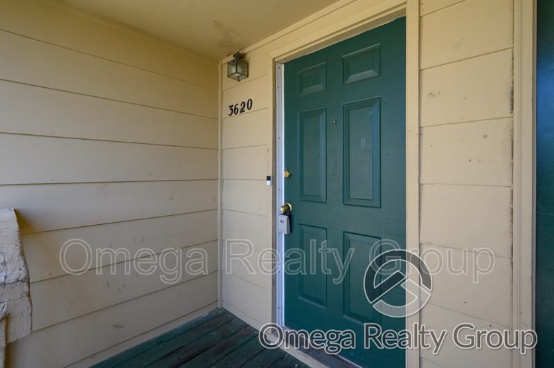 3620 Castle Ridge Rd - Photo 2 of 29