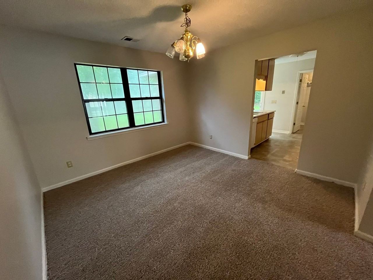 1315 Crossgate Ct - Photo 3 of 16