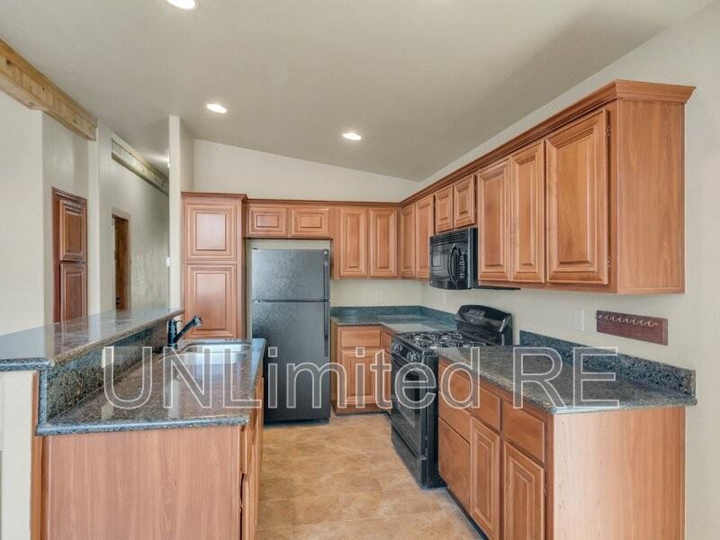 2233 Gambel Oak Trl - Photo 3 of 19