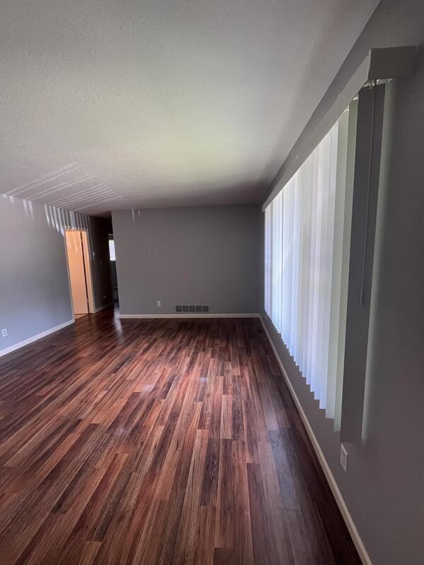 919 Mill Hwy - Photo 2 of 12